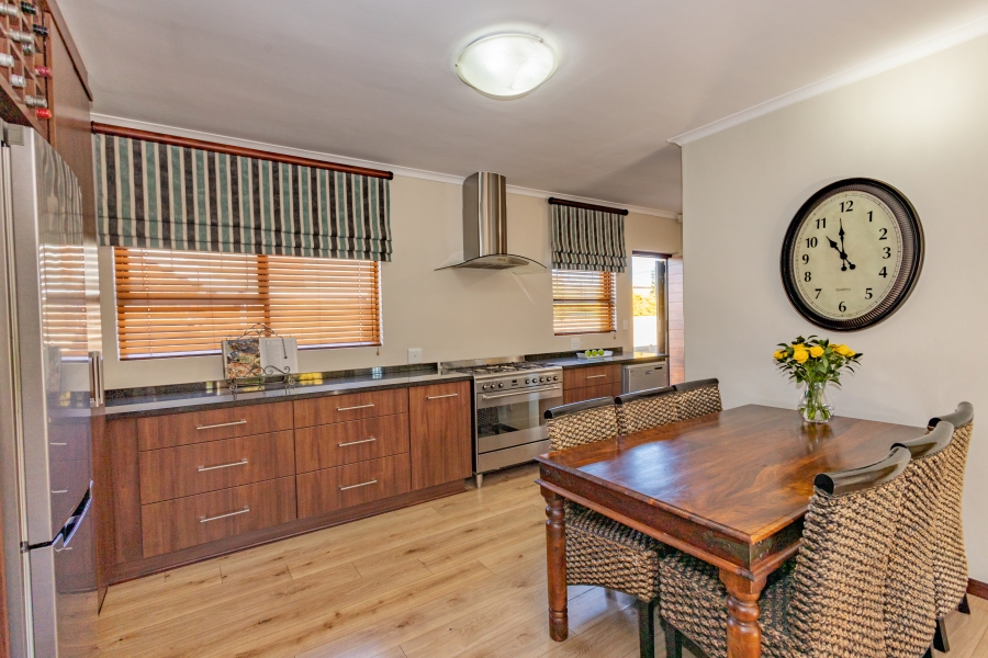 4 Bedroom Property for Sale in Sonstraal Western Cape